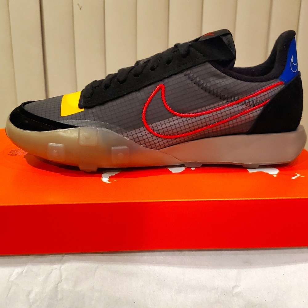 Nike Women's Waffle Racer 2x Shoes